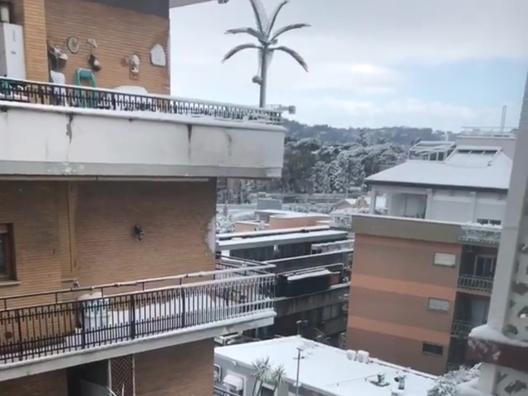 La neve a Roma da casa Immobile ancora pi suggestiva